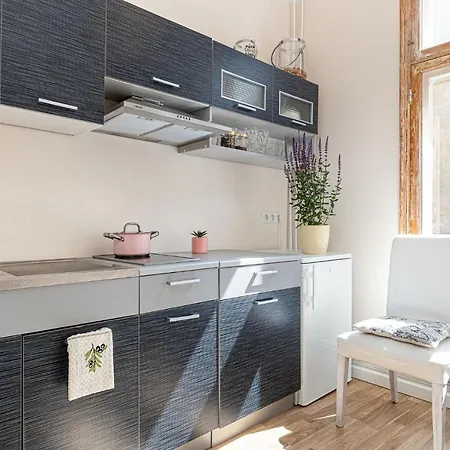 Tatari 32 Apartment